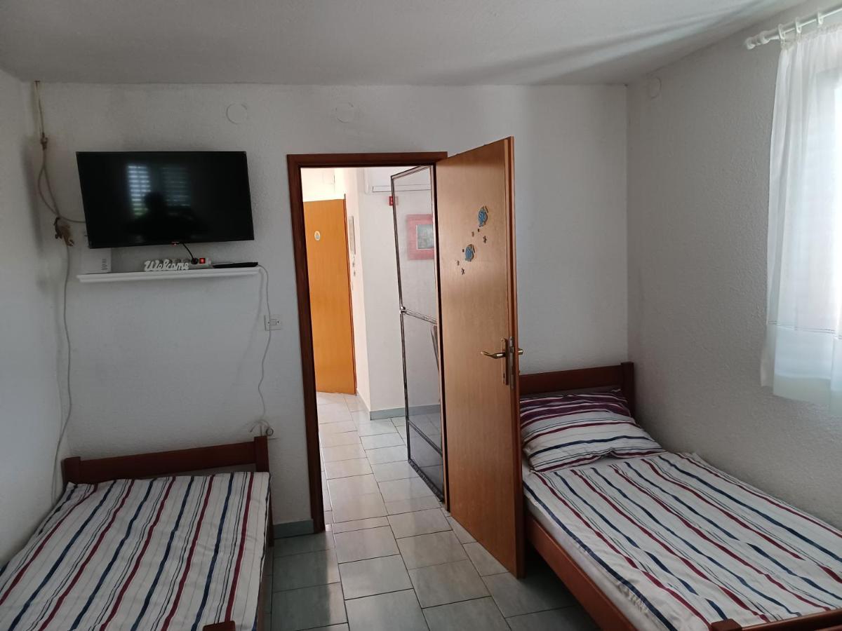 Apartmani Jakovljevic Μούρτερ Εξωτερικό φωτογραφία
