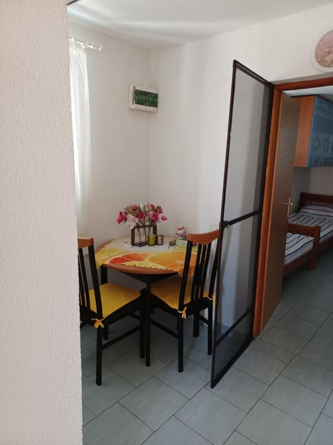 Apartmani Jakovljevic Μούρτερ Εξωτερικό φωτογραφία